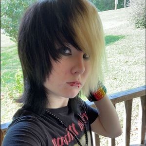 Meet your Posher, Vax